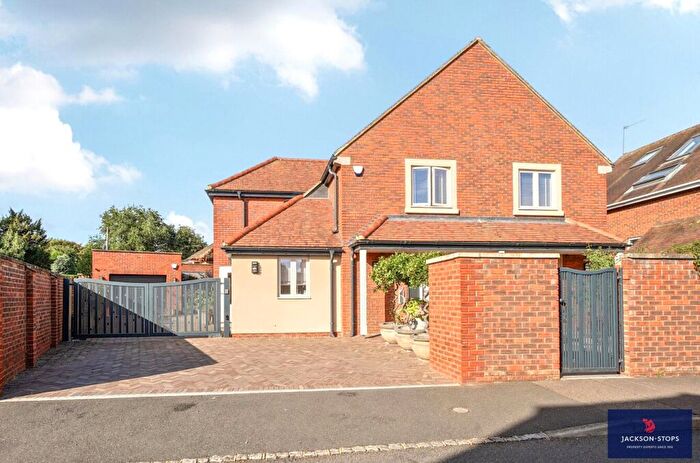 4 Bedroom Detached House To Rent In Duck Lane, Woburn, Milton Keynes, Bedfordshire, MK17