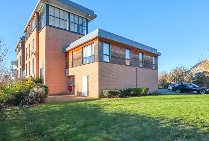 2 Bedroom Flat To Rent In Chieftain Way, Cambridge, CB4