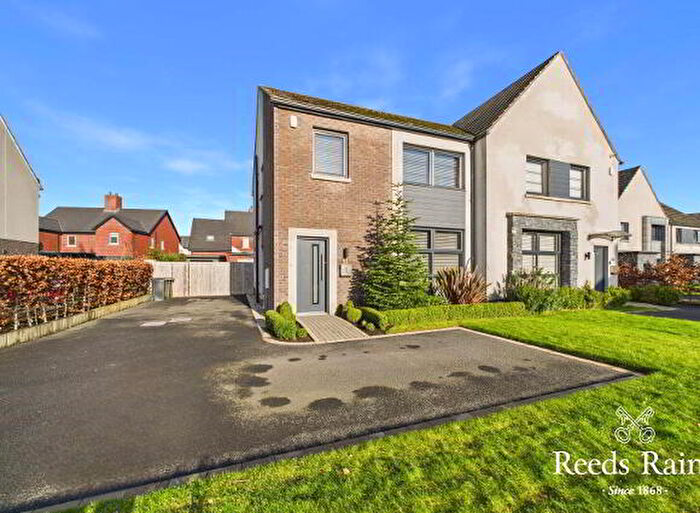 4 Bedroom Semi-Detached House For Sale In Fairfields Glen, Lisburn, BT28
