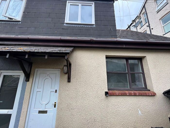 2 Bedroom Property To Rent In Kenwyn Road, Torquay, TQ1