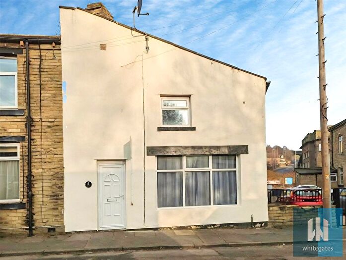 2 Bedroom End Terrace House To Rent In Victoria Road, Bailiff Bridge, HD6