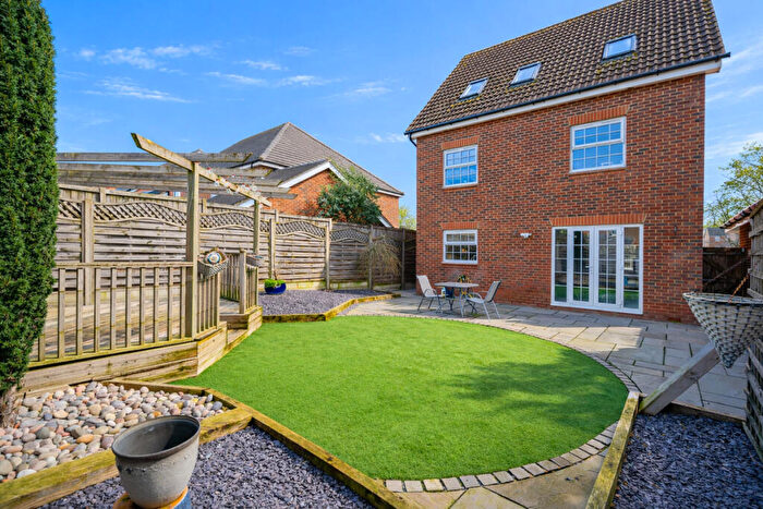 5 Bedroom Detached House For Sale In Nicolson Drive, Leighton Buzzard, LU7