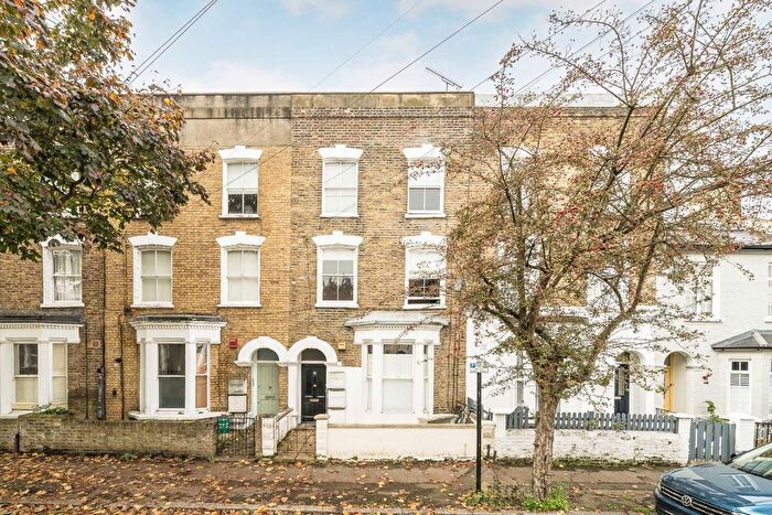 2 Bedroom Flat To Rent In Hargwyne Street, London, SW9