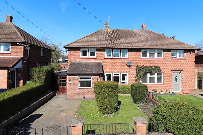 3 Bedroom Semi-Detached House For Sale In Manor Road, London Colney, St. Albans, AL2