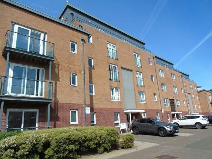 3 Bedroom Flat To Rent In Pentre Doc Y Gogledd, Llanelli, SA15