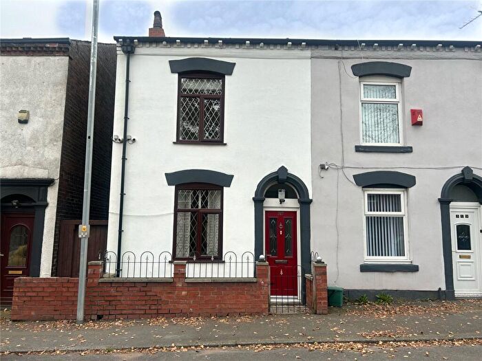 3 Bedroom Semi-Detached House For Sale In Ripponden Road, Oldham, Greater Manchester, OL1