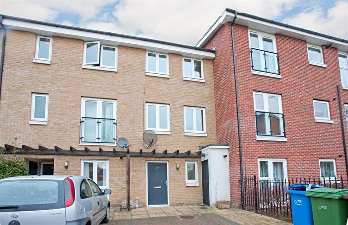 4 Bedroom Town House To Rent In Calypso Crescent, London, SE15