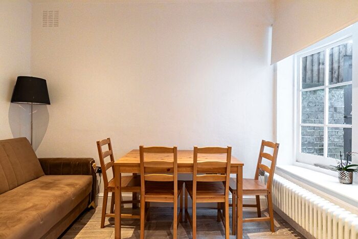 1 Bedroom Flat To Rent In Richards Place, Chelsea, SW3