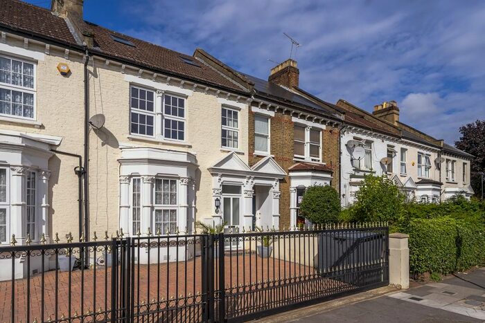 2 Bedroom Flat To Rent In Alexandra Road, London, N8