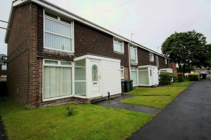 2 Bedroom Flat To Rent In Elmway, Chester Le Street, DH2