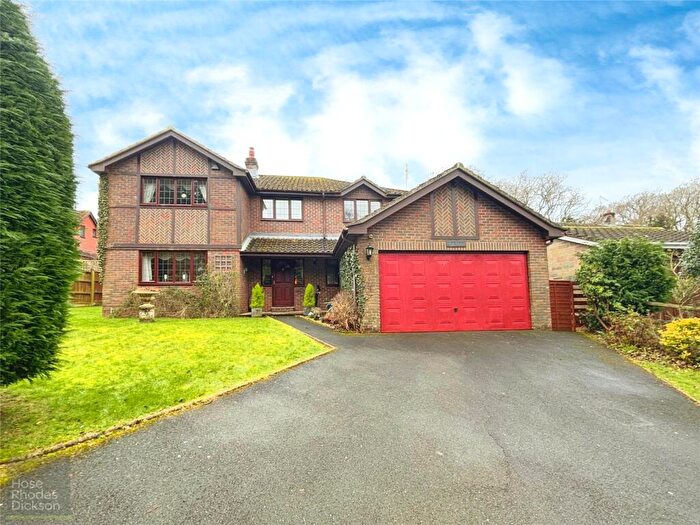 4 Bedroom Detached House For Sale In Webster Way, Alverstone Garden Village, PO36
