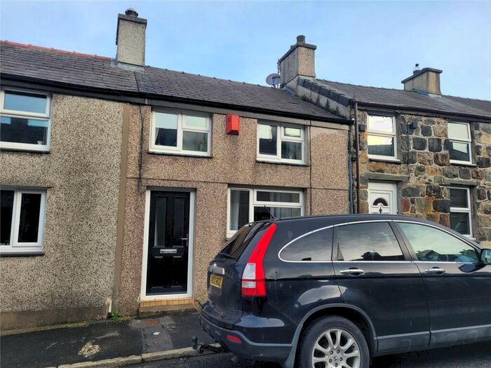 2 Bedroom Terraced House For Sale In Rhedyw Road, Llanllyfni, Caernarfon, Gwynedd, LL54