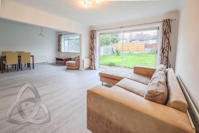 3 Bedroom Property To Rent In Corringway, London, W5