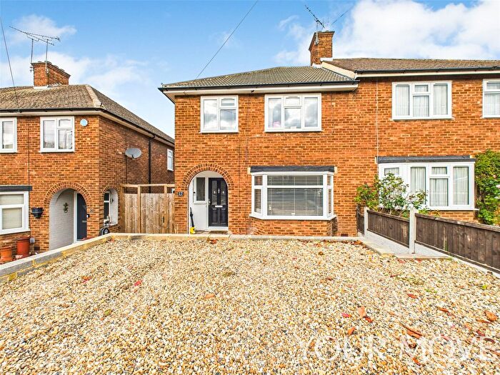 3 Bedroom Semi Detached House For Sale In Warden Avenue, Romford, RM5