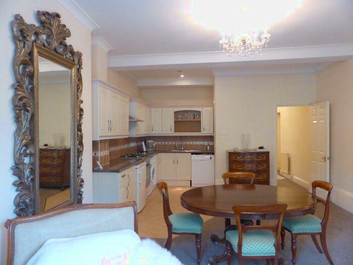 1 Bedroom Flat To Rent In Hanover Crescent -, P15