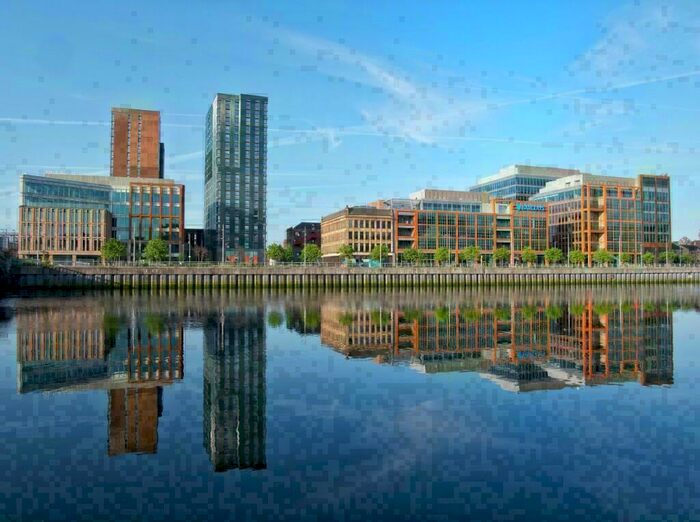 2 Bedroom Flat To Rent In Clyde Place, Glasgow, G5