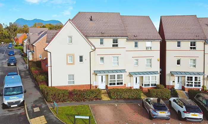 4 Bedroom Town House For Sale In Burgundy Drive, Hemel Hempstead, HP2