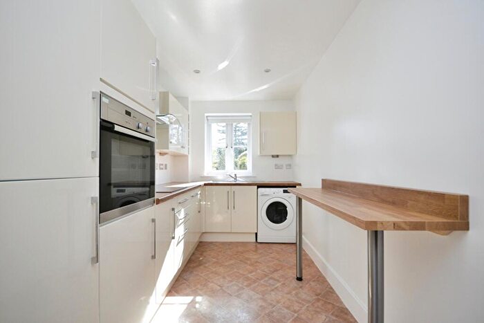 2 Bedroom Apartment To Rent In Oakwood Avenue Beckenham, BR3