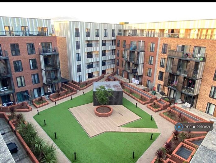 2 Bedroom Flat To Rent In Pulse Court, Romford, RM7