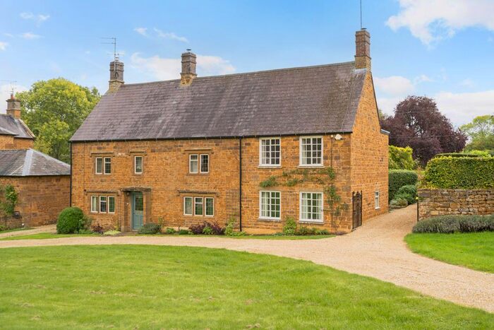 6 Bedroom Detached House For Sale In The Green Warmington, Banbury, OX17