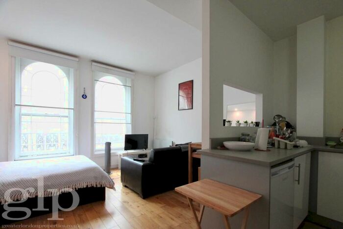 Studio To Rent In York Way, London, N1