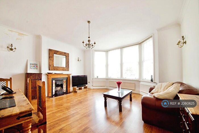 2 Bedroom Flat To Rent In West End Lane, London, NW6