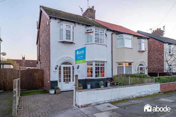 3 Bedroom Semi-Detached House For Sale In Holmefield Road, Aigburth, Liverpool, L19