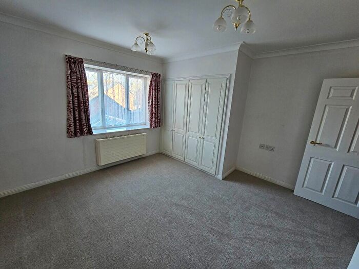 1 Bedroom Flat For Sale In Brook Court, Burcot Lane, Bromsgrove, Worcs, B60