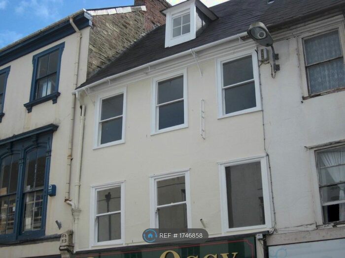 2 Bedroom Flat To Rent In Fore Street, Bodmin, PL31