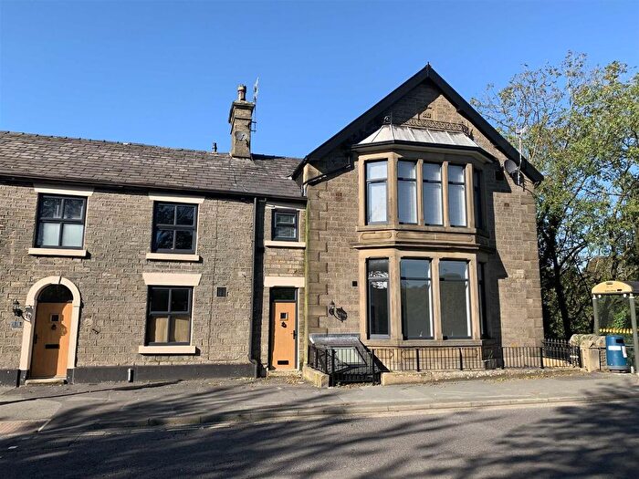 2 Bedroom Flat To Rent In Union Road, New Mills, High Peak, SK22
