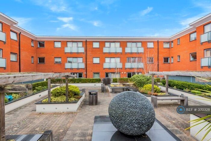 1 Bedroom Flat To Rent In Heron House, Reading, RG2