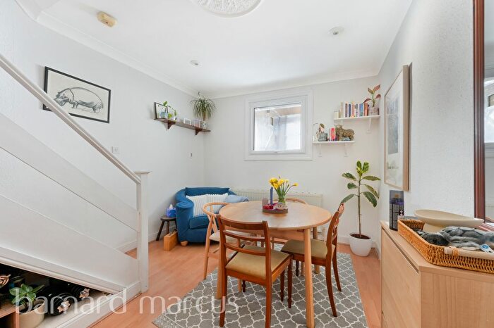 2 Bedroom Flat To Rent In Kennington Road, London, SE11