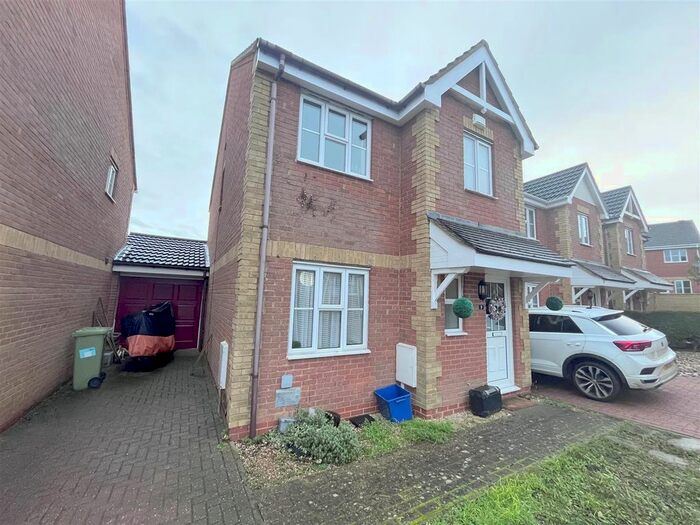 3 Bedroom Link Detached House To Rent In Logan Rock, Tattenhoe, Milton Keynes, MK4