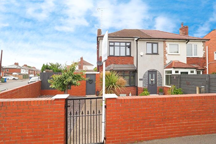 3 Bedroom Semi-Detached House For Sale In Debdale Lane, Mansfield, NG19