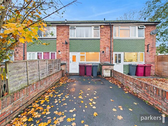 2 Bedroom Terraced House For Sale In Dunsfold Road, Tilehurst, Reading, Berkshire, RG30