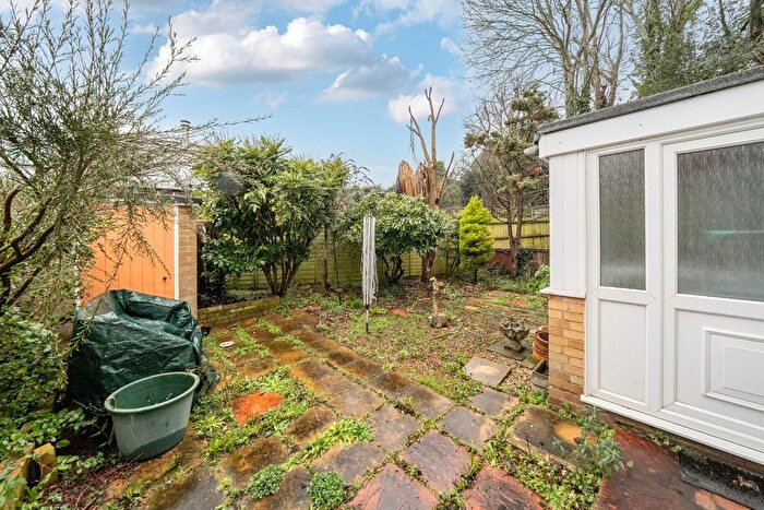 3 Bedroom End Of Terrace House For Sale In St. Marys Green, Kennington, Ashford, TN24 - Photo 8