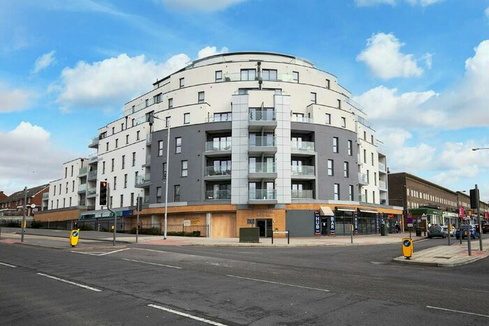 2 Bedroom Apartment To Rent In The Broadway, Loughton, IG10
