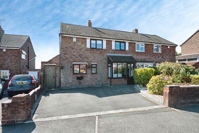 3 Bedroom Semi-Detached House For Sale In Lye Cross Road, Tividale, Oldbury, B69