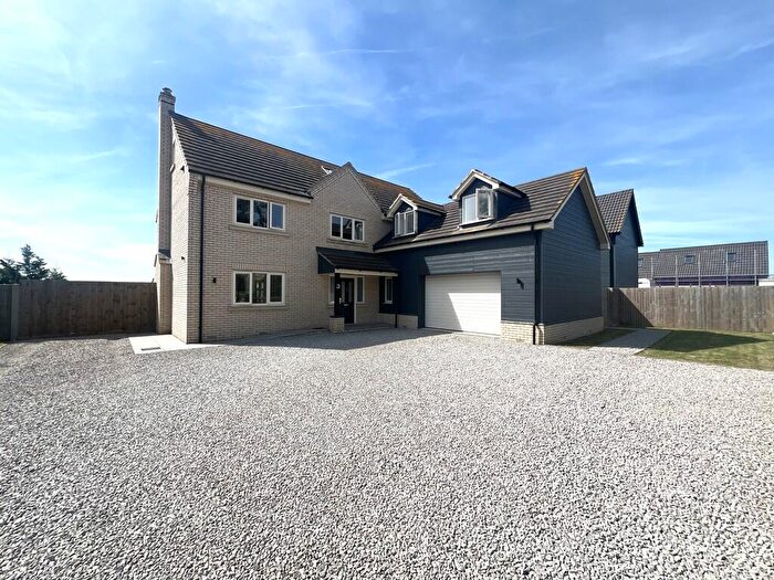 6 Bedroom Detached House For Sale In May Meadows, Doddington, March., PE15