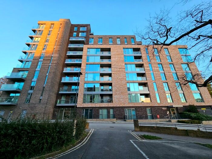 1 Bedroom Apartment To Rent In Newnton Close, London, N4