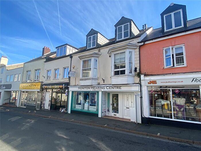 2 Bedroom Flat To Rent In New Street, Honiton, Devon, EX14
