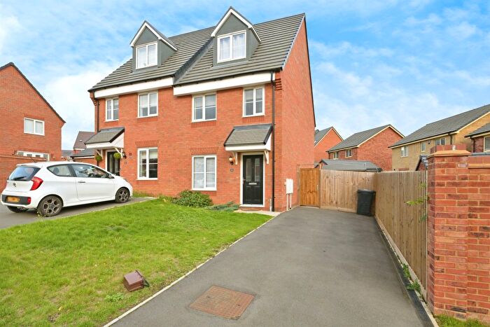 3 Bedroom Semi-detached House For Sale In Wickes Drive, Boughton, Northampton, NN2