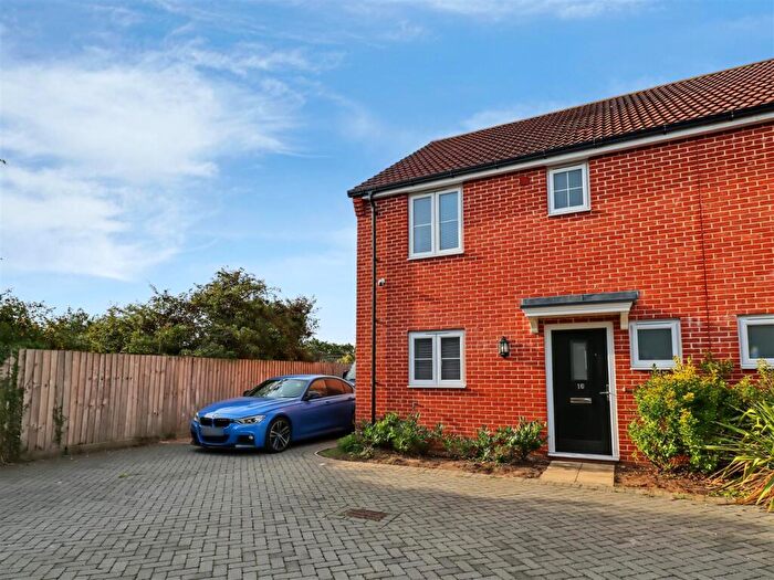 3 Bedroom Semi-Detached House For Sale In Blacksmiths Gardens, Thurlton, Norwich, NR14