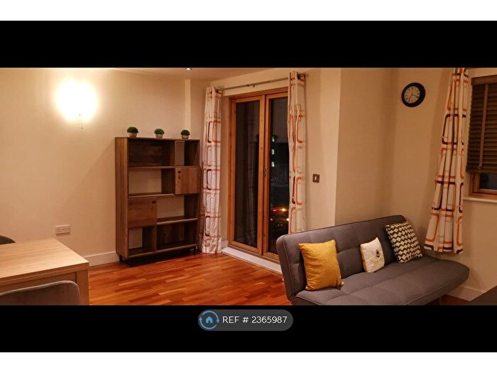 1 Bedroom Flat To Rent In Thorn Walk, Reading, RG1