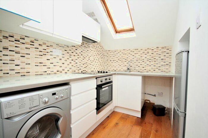 1 Bedroom Flat To Rent In Rathcoole Gardens, Crouch End, N8