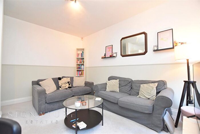 1 Bedroom Flat To Rent In London Road, High Wycombe, HP11