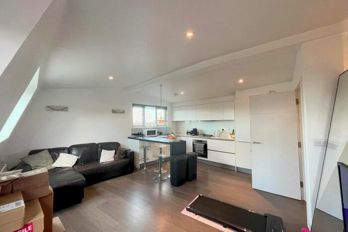 1 Bedroom Flat To Rent In Amersham Road, New Cross, London, SE14