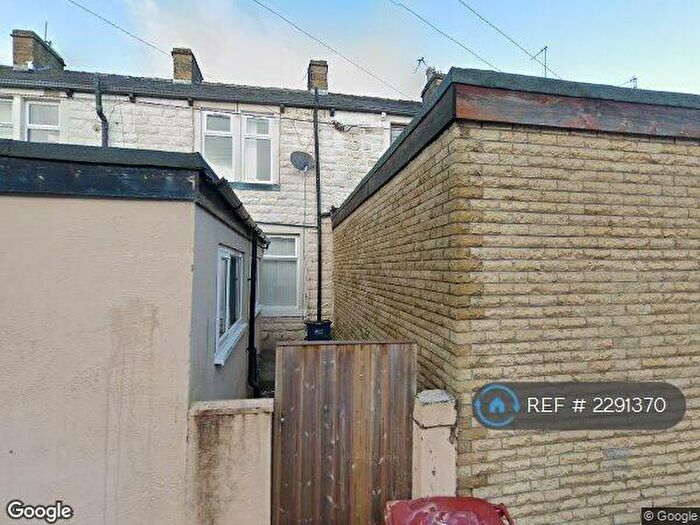 3 Bedroom Terraced House To Rent In Lyndhurst Road, Burnley, BB10