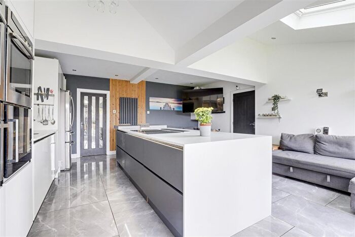 5 Bedroom Detached House For Sale In Greythorn Drive, West Bridgford, Nottinghamshire, NG2