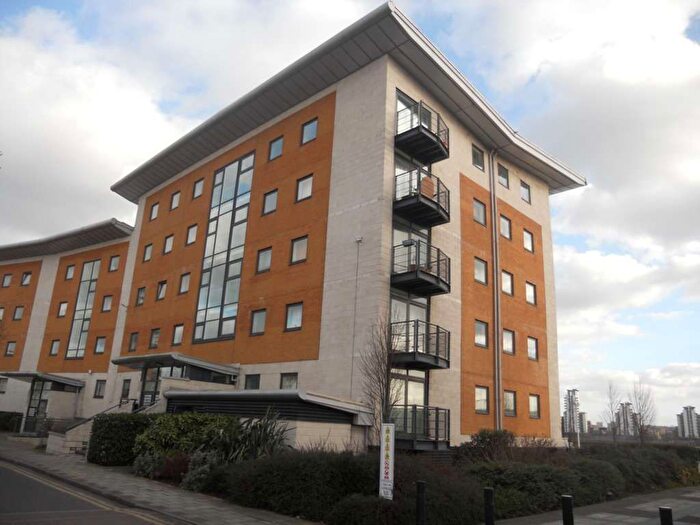 2 Bedroom Flat To Rent In Fishguard Way, Galleons Reach, E., E16